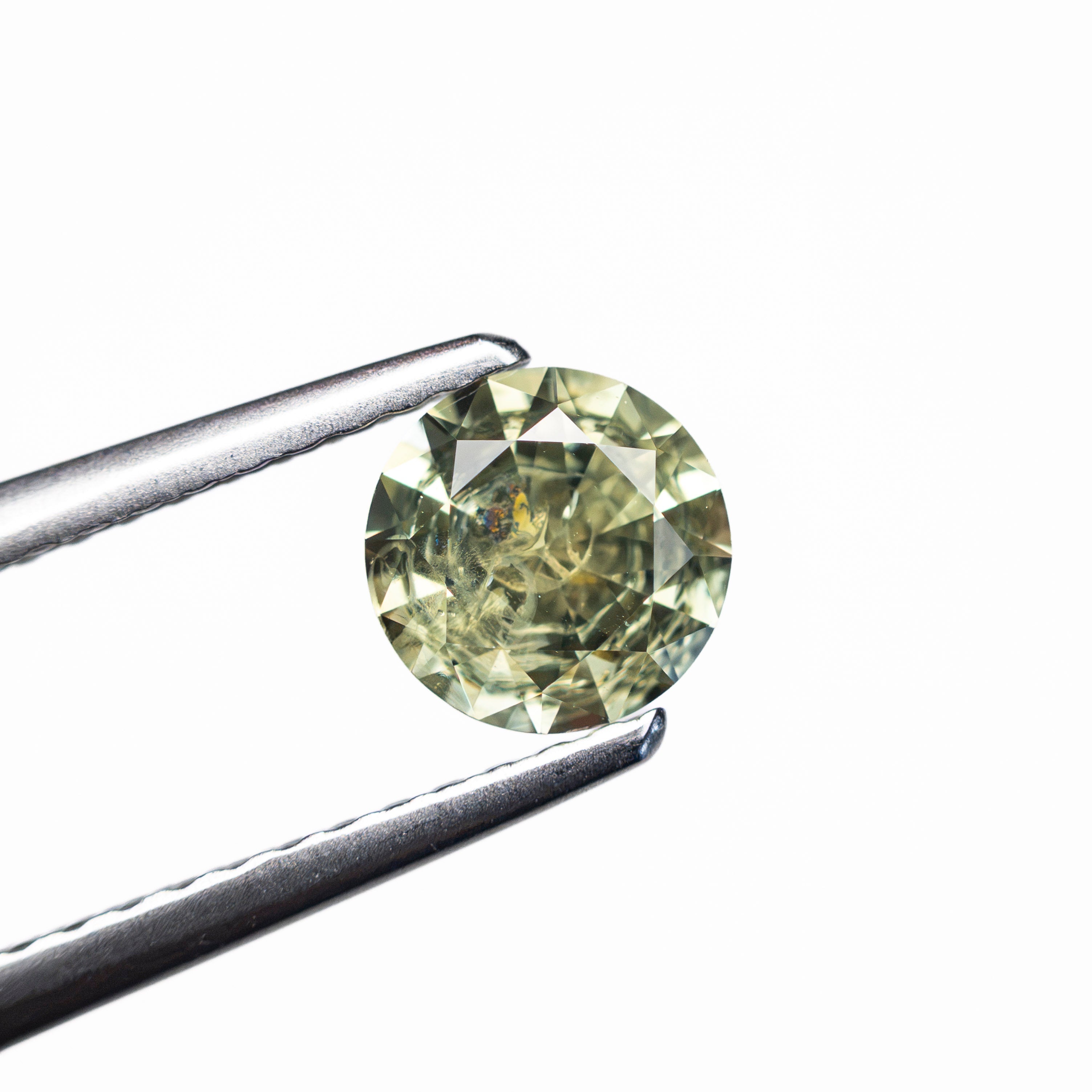 0.78ct 5.57x5.57x3.58mm Round Brilliant Sapphire 26134-12