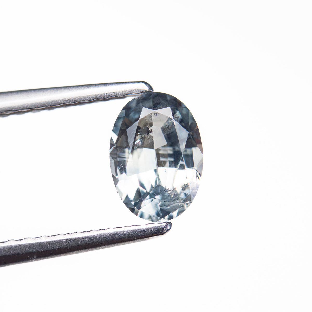 0.90ct 6.93x4.91x3.11mm Oval Brilliant Sapphire 26162-11