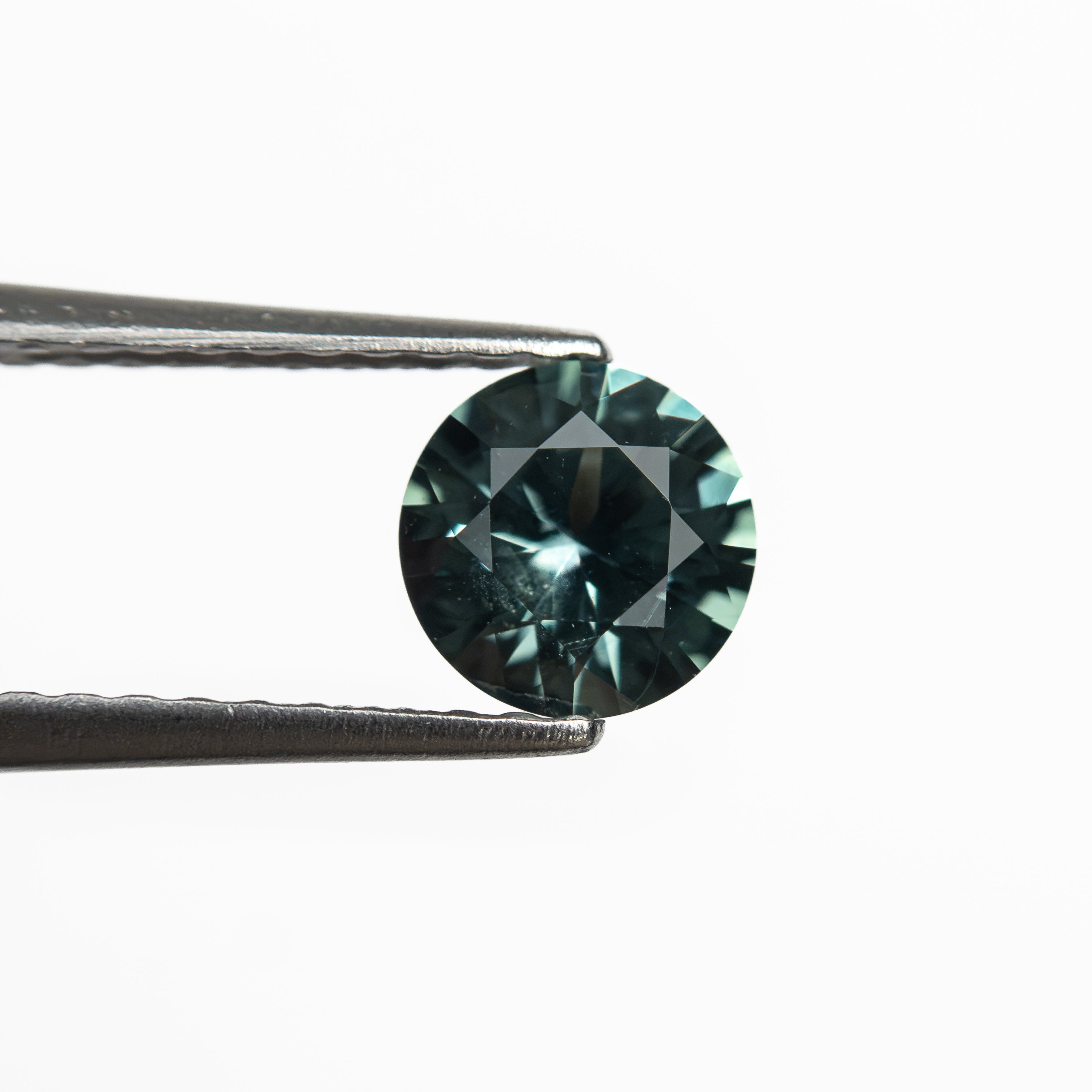 0.70ct 5.40x5.37x3.29mm Round Brilliant Sapphire 26526-09
