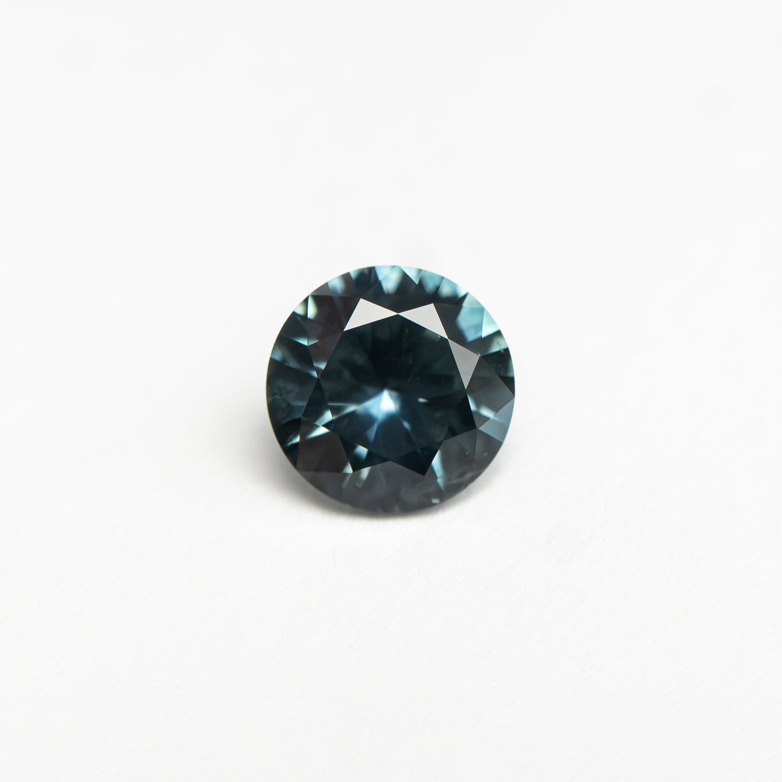 0.63ct 5.5.28x5.27x3.12mm Round Brilliant Sapphire 26526-10
