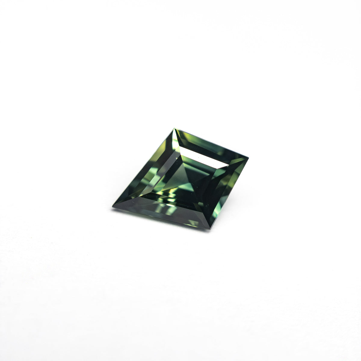 0.66ct 7.66x4.86x3.08mm Kite Step Cut Sapphire 27336-24