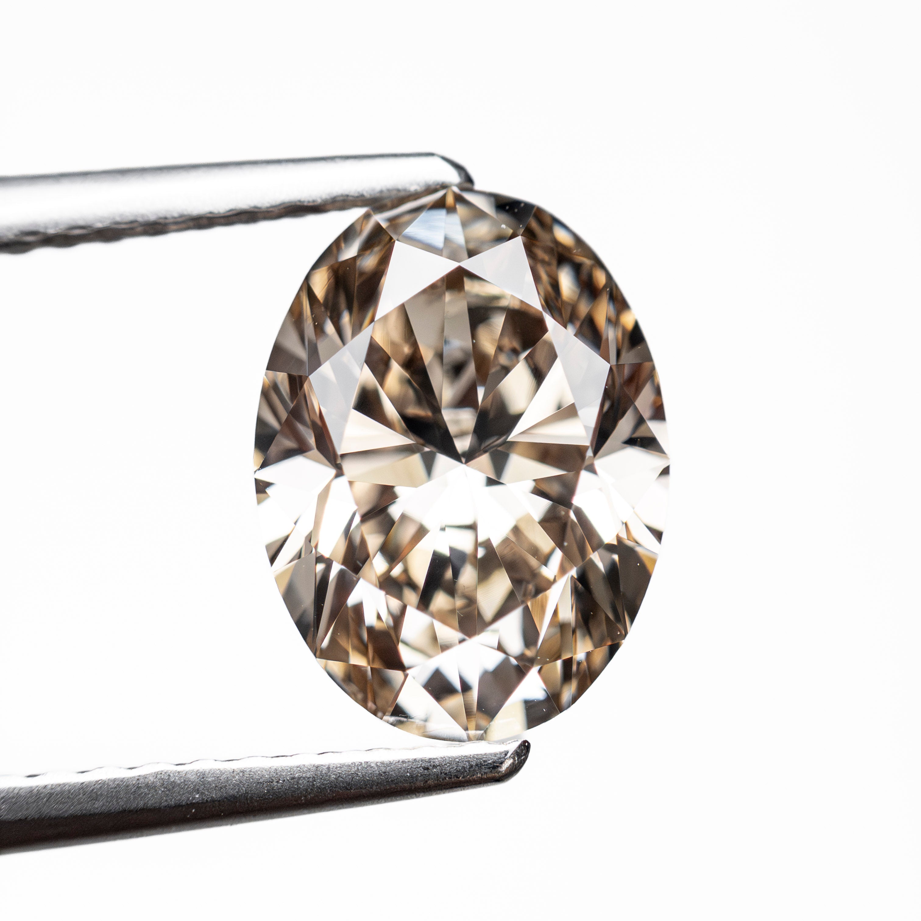2.24ct 9.92x7.37x4.71mm VS1 C4 Oval Brilliant 🇨🇦 27987-01