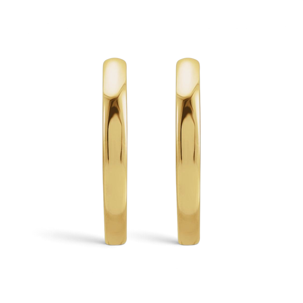 Stórica Studio Cove Huggies in polished solid yellow gold with a smooth rounded profile and hinged click closure.
