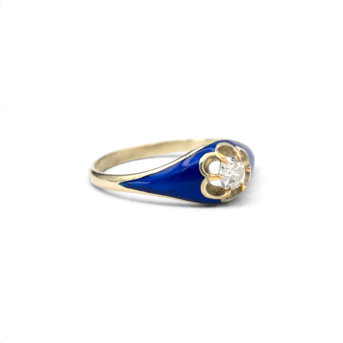 Stórica Studio Forget-Me-Not antique blue enamel diamond ring showing the six-petal gold flower setting