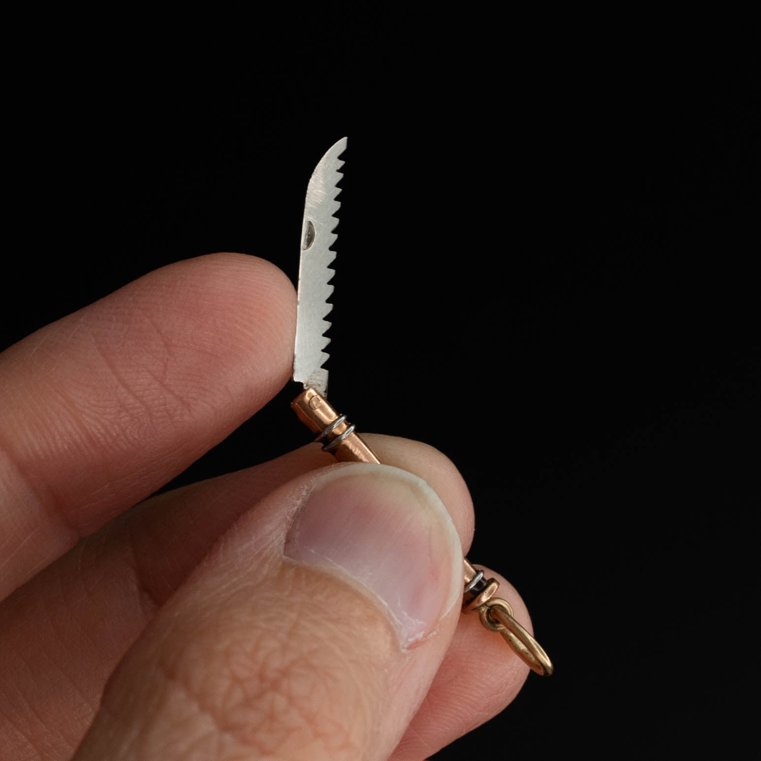 Folding Saw Charm in 18k Gold