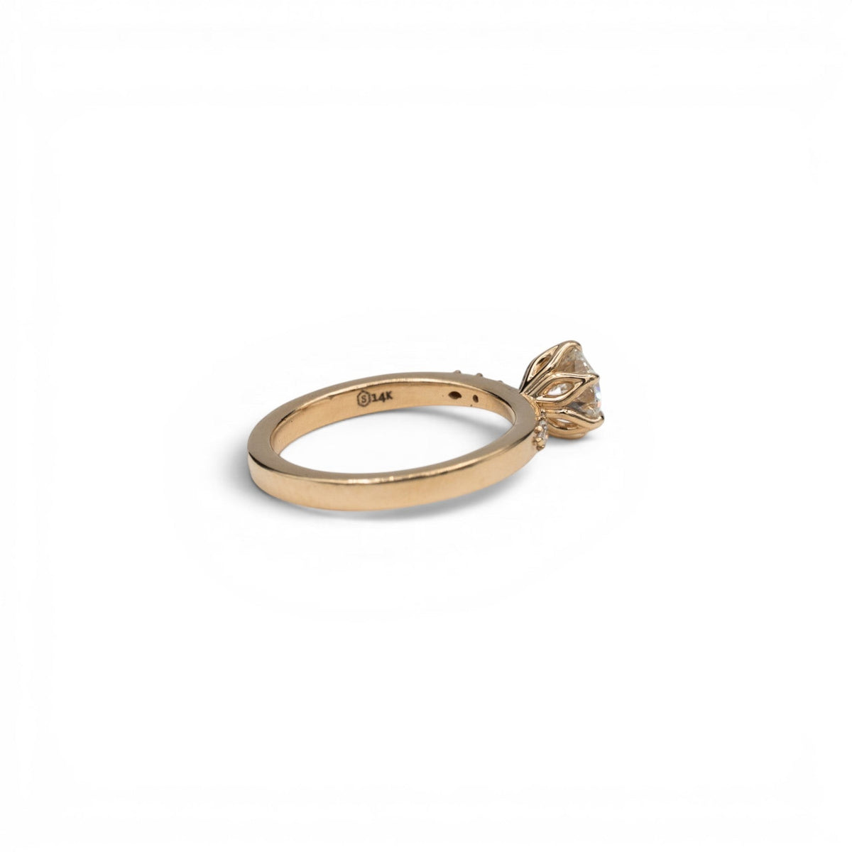 Stórica Studio Magnolia tulip basket diamond solitaire ring in 14k yellow gold, side view