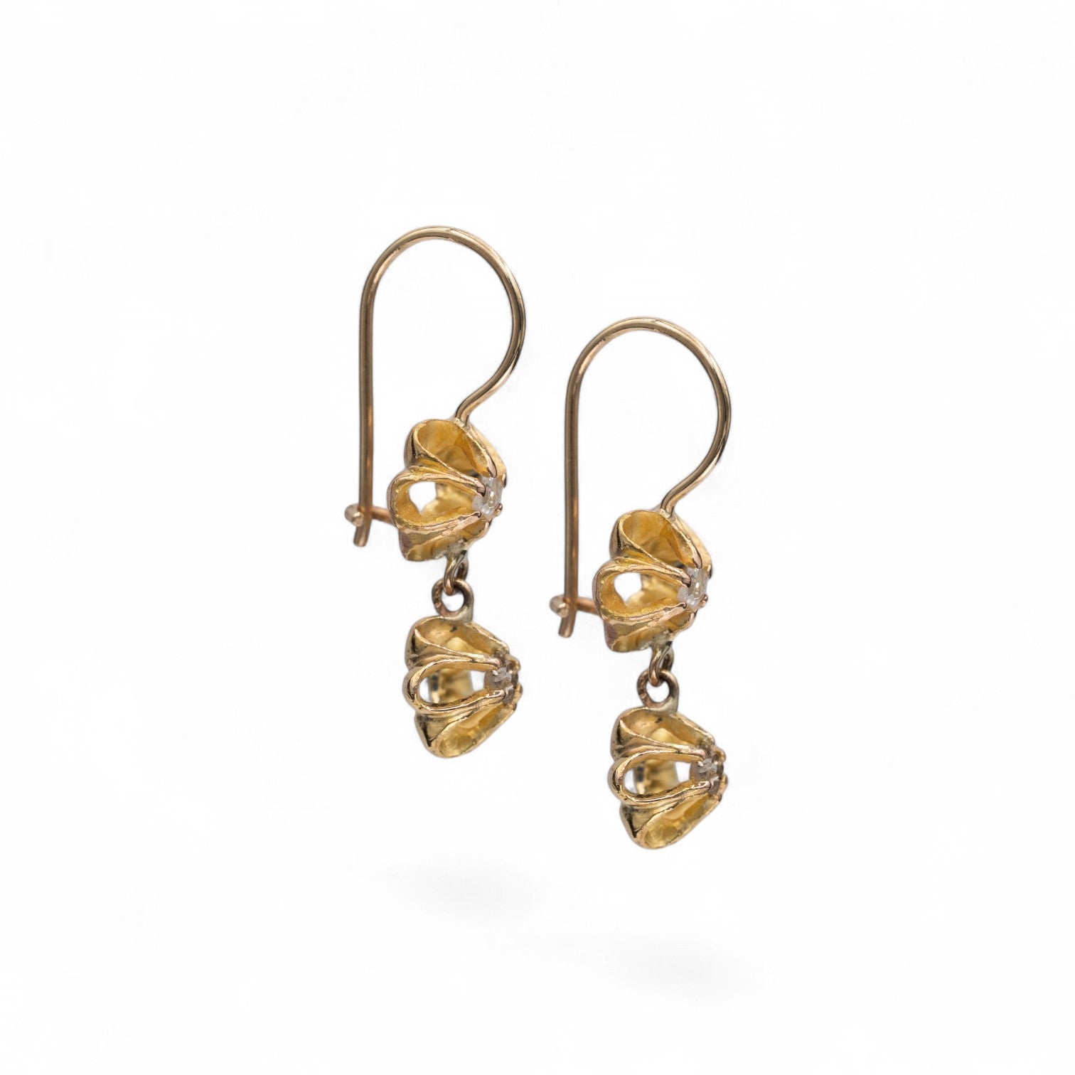 Stórica Studio 18k yellow gold flower dangle earrings with old mine cut diamonds