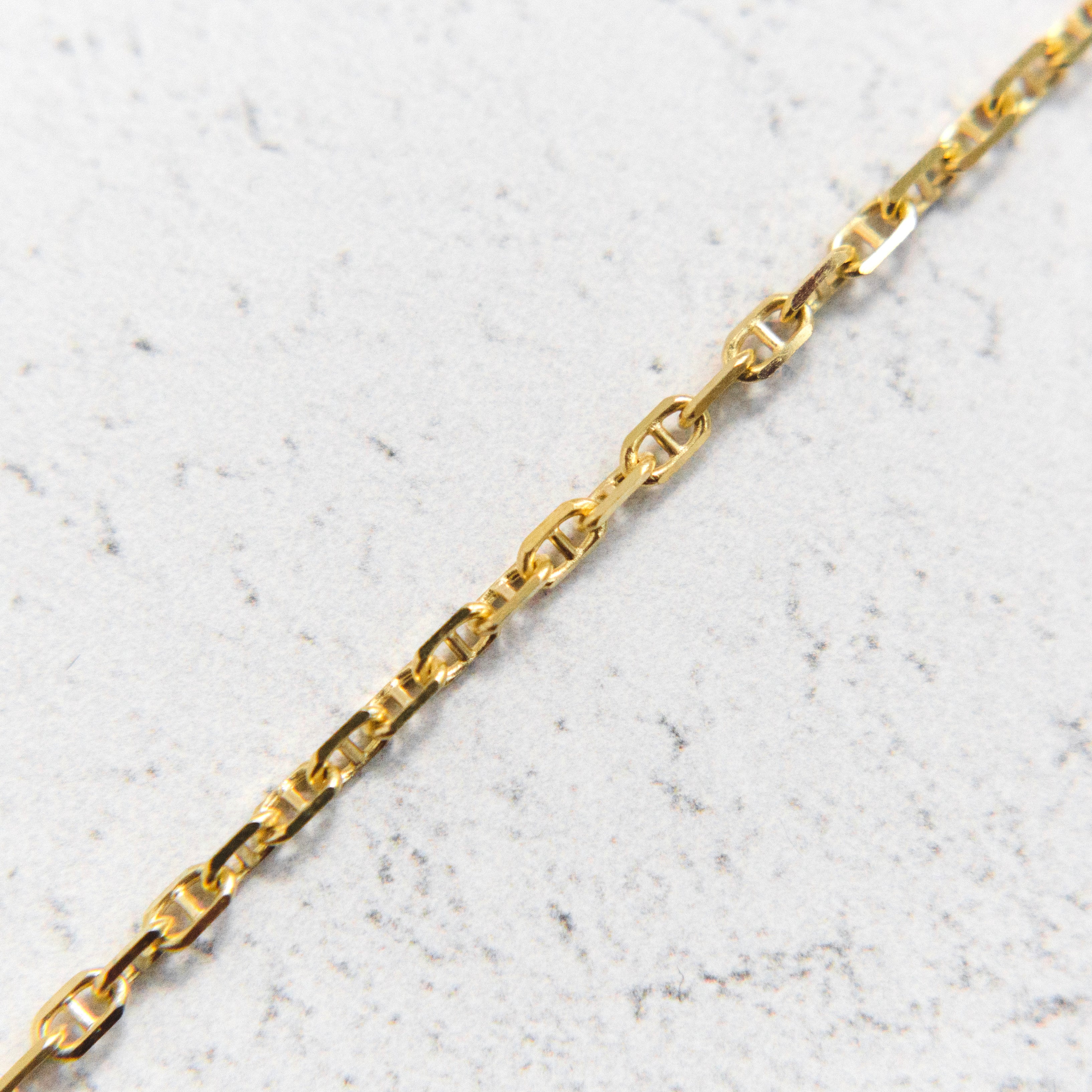 14k Yellow Gold Concave Anchor Chain Bracelet