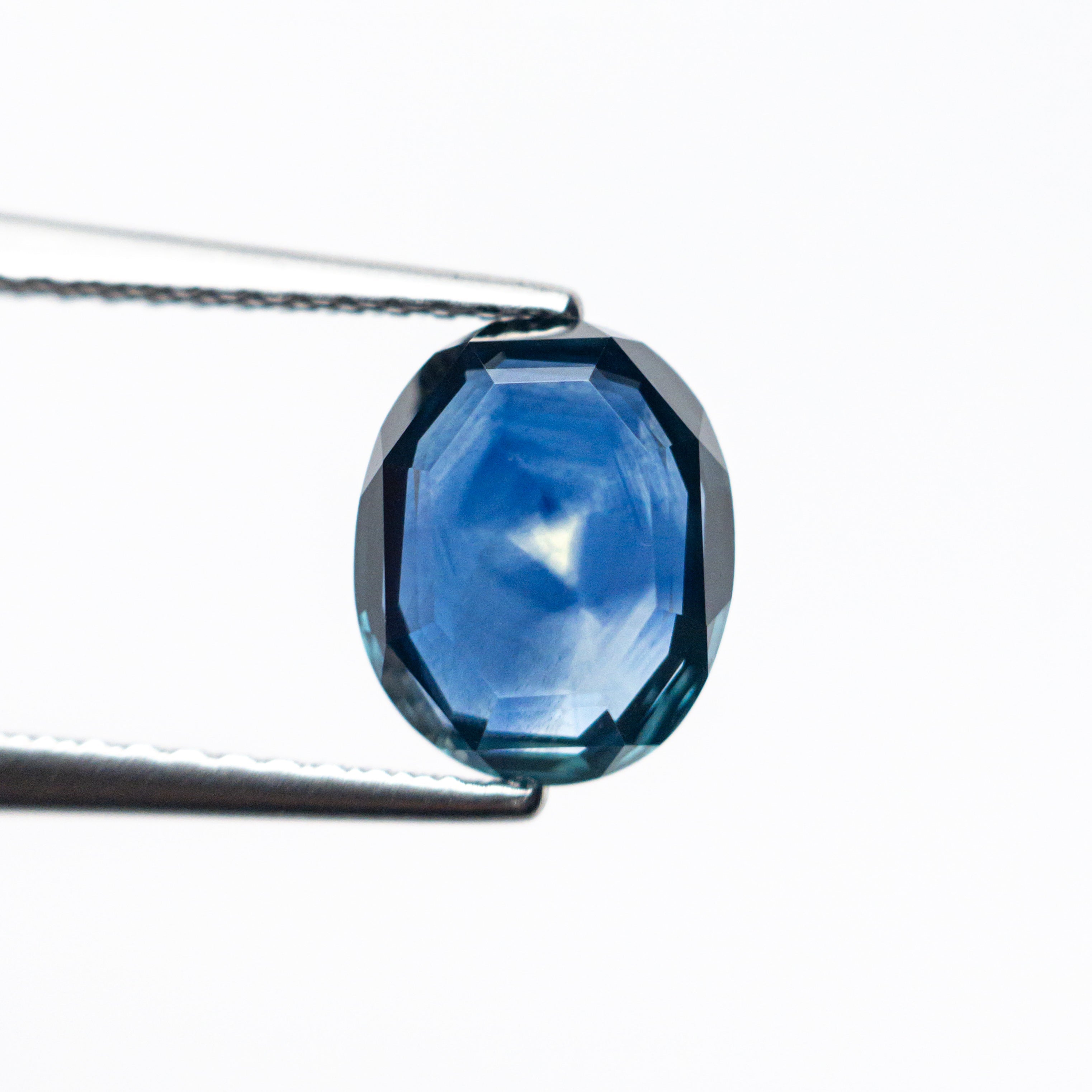 1.92ct 8.42x6.83x2.82mm Oval Portrait Cut Sapphire 24197-04
