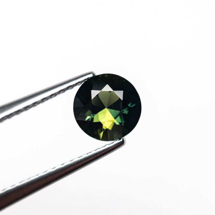 0.86ct 6.10x6.07x3.30mm Round Brilliant Sapphire 26492-04