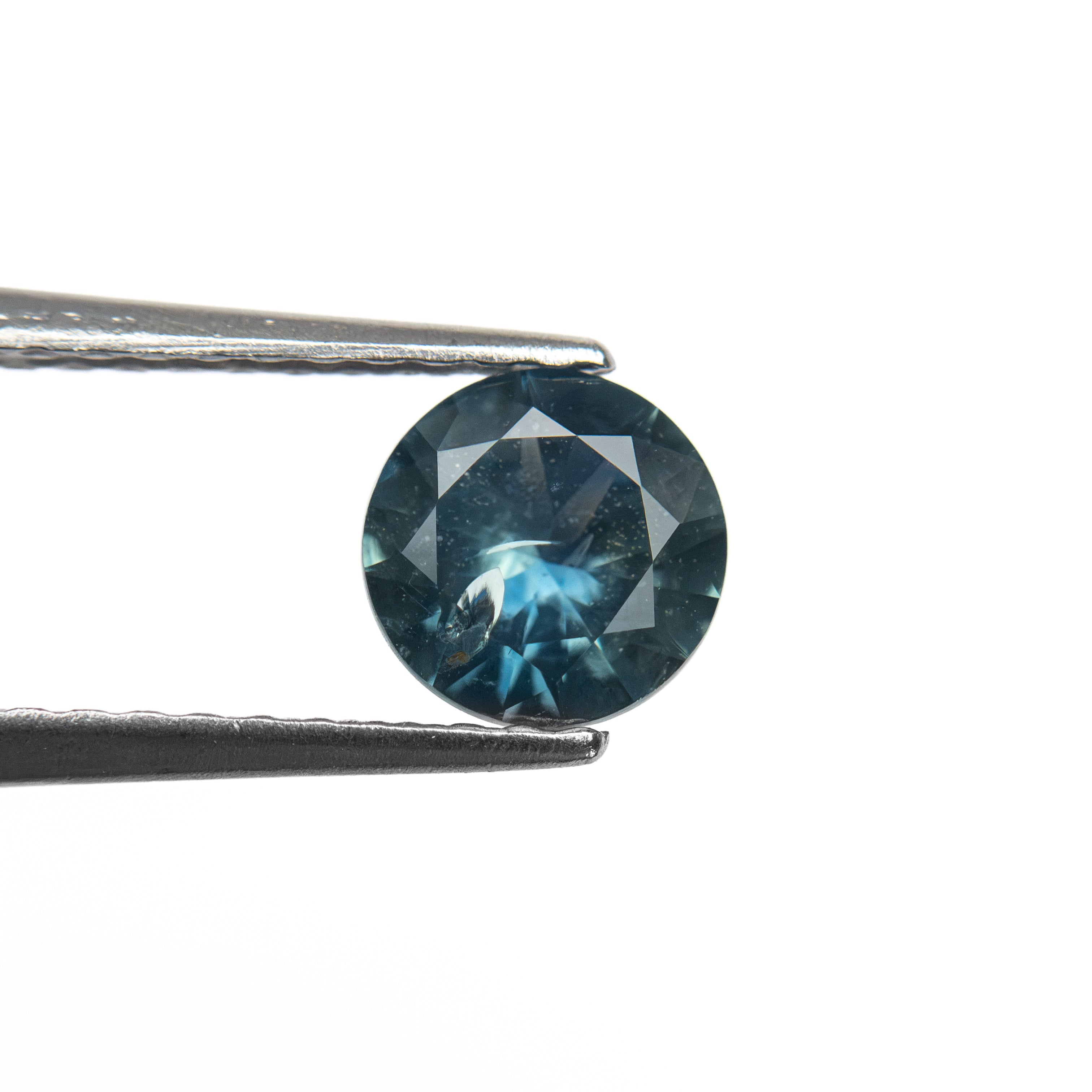 0.69ct 5.50x5.53x3.12mm Round Brilliant Sapphire 26580-01