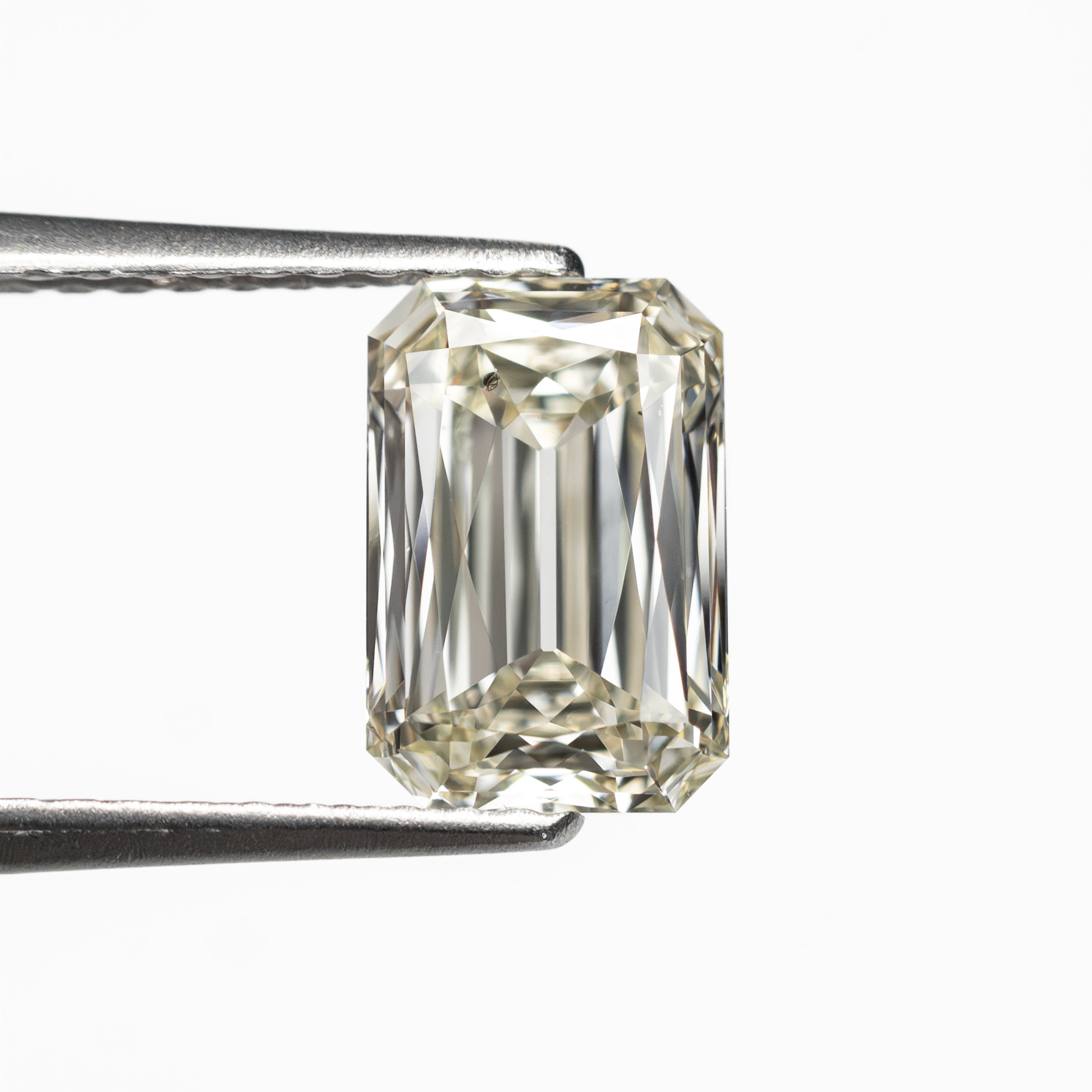 1.49ct 8.02x5.39x3.41mm GIA SI1 U-V Cut Corner Rectangle Brilliant 27392-01