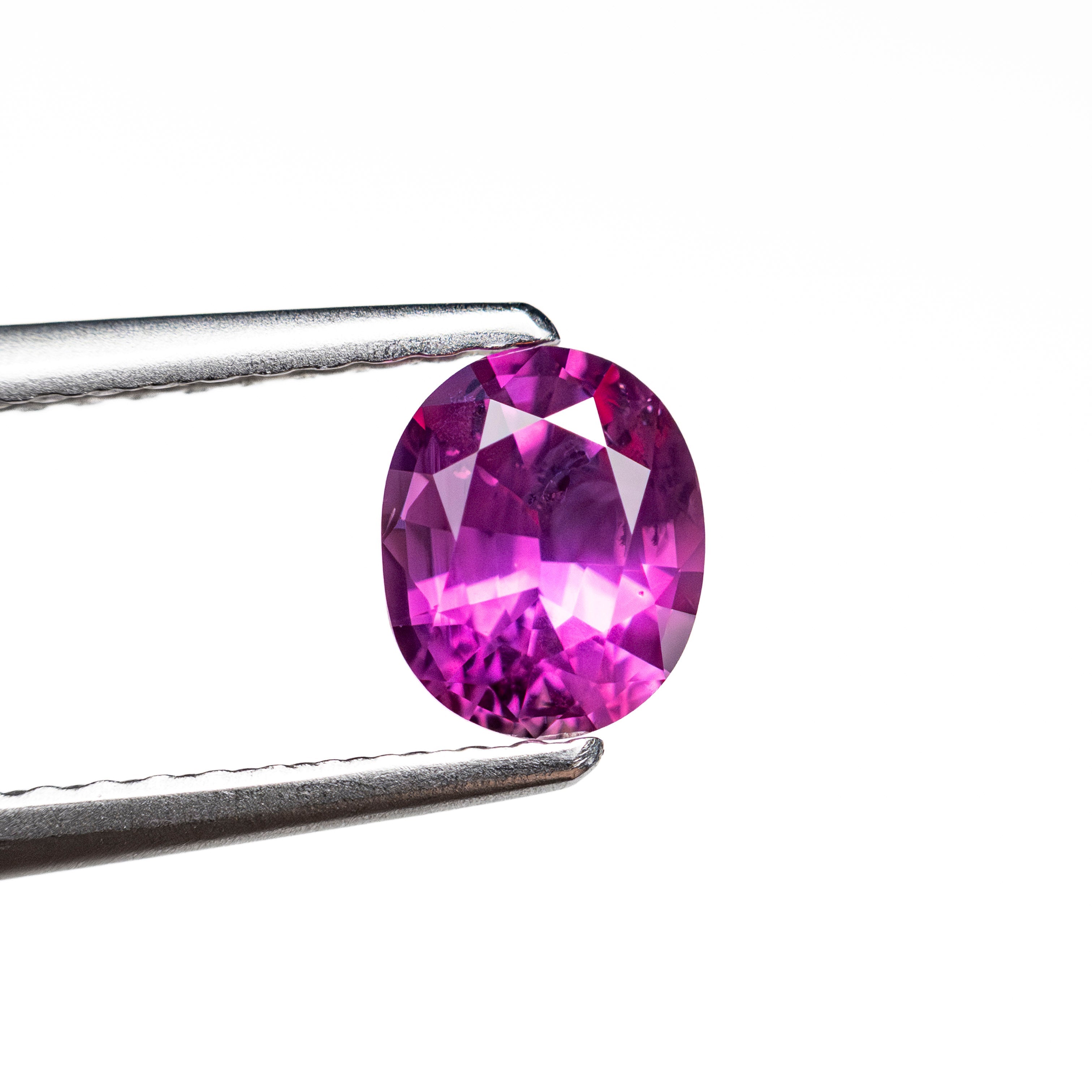 0.79ct 5.99x4.93x3.38mm Oval Brilliant Sapphire 27956-07