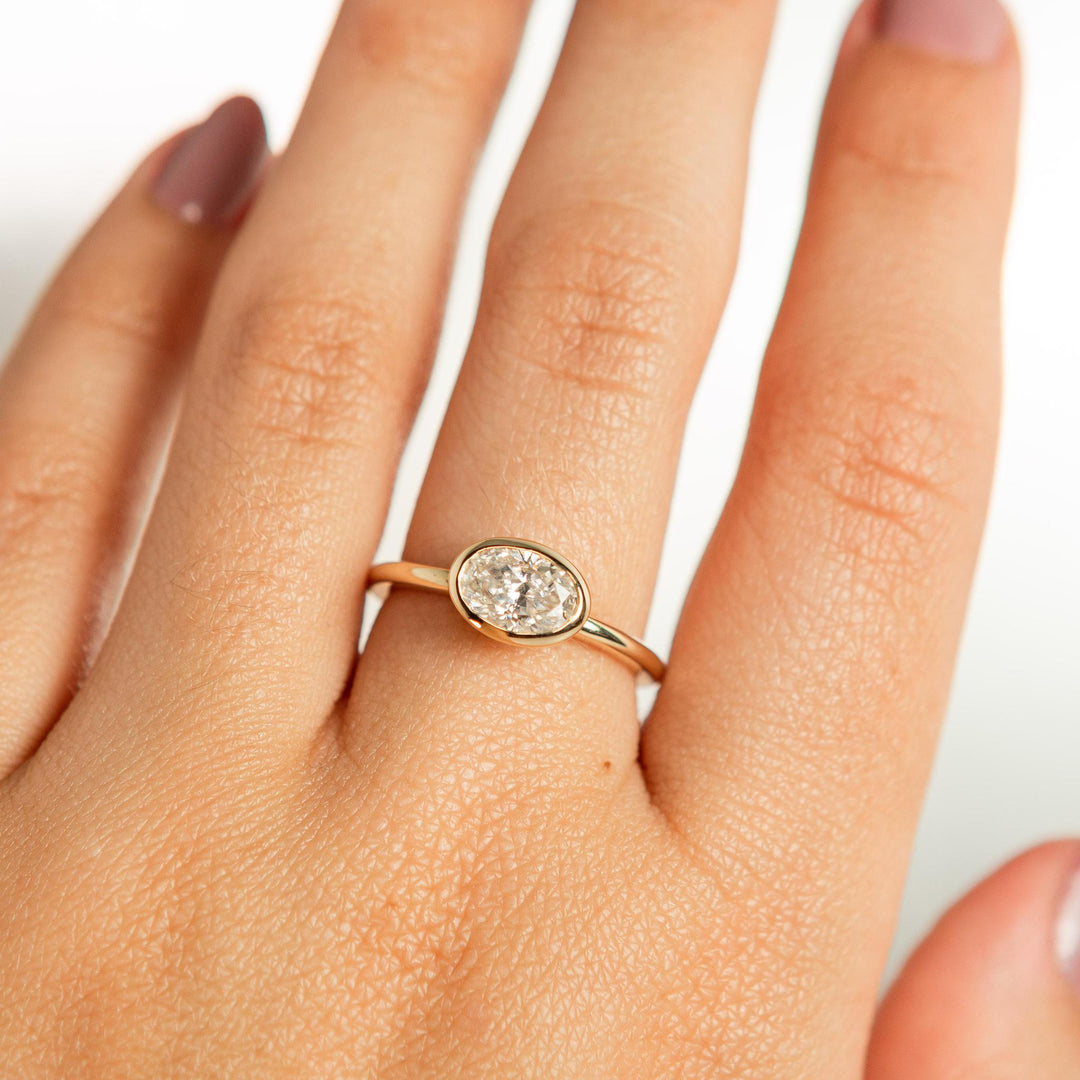 Elm Ring with Moissanite