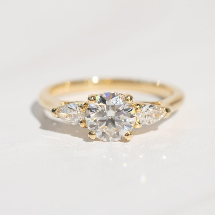 Acacia Ring with Moissanite