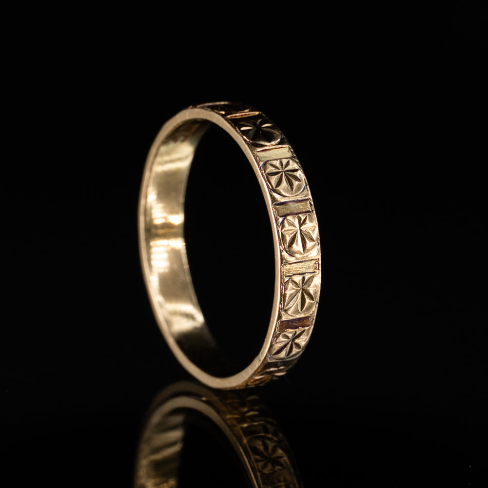 Vintage Starburst Engraved Band | 14k Yellow Gold