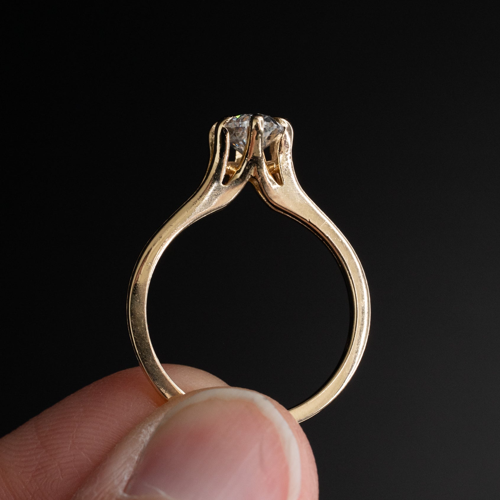 Oval Diamond Split Shank Solitaire in 14k Gold