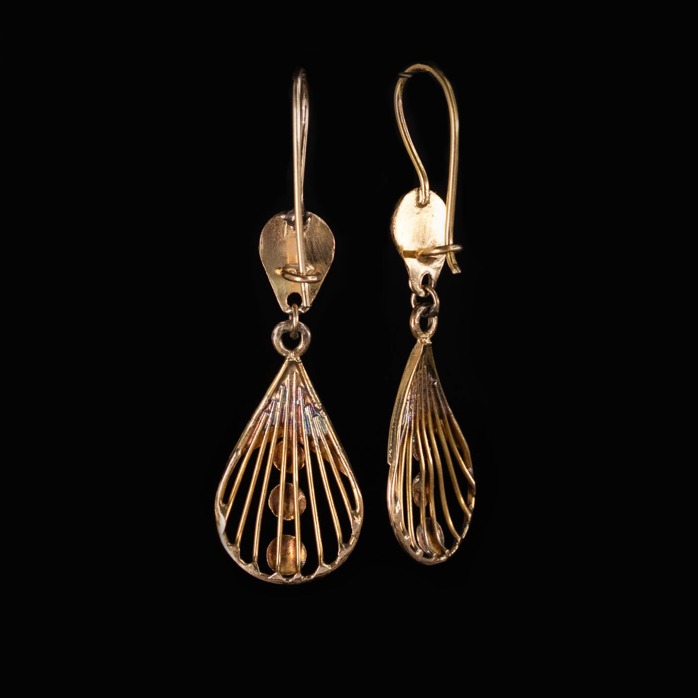 Vintage Drop Earrings with Deco Influence in 18k Gold