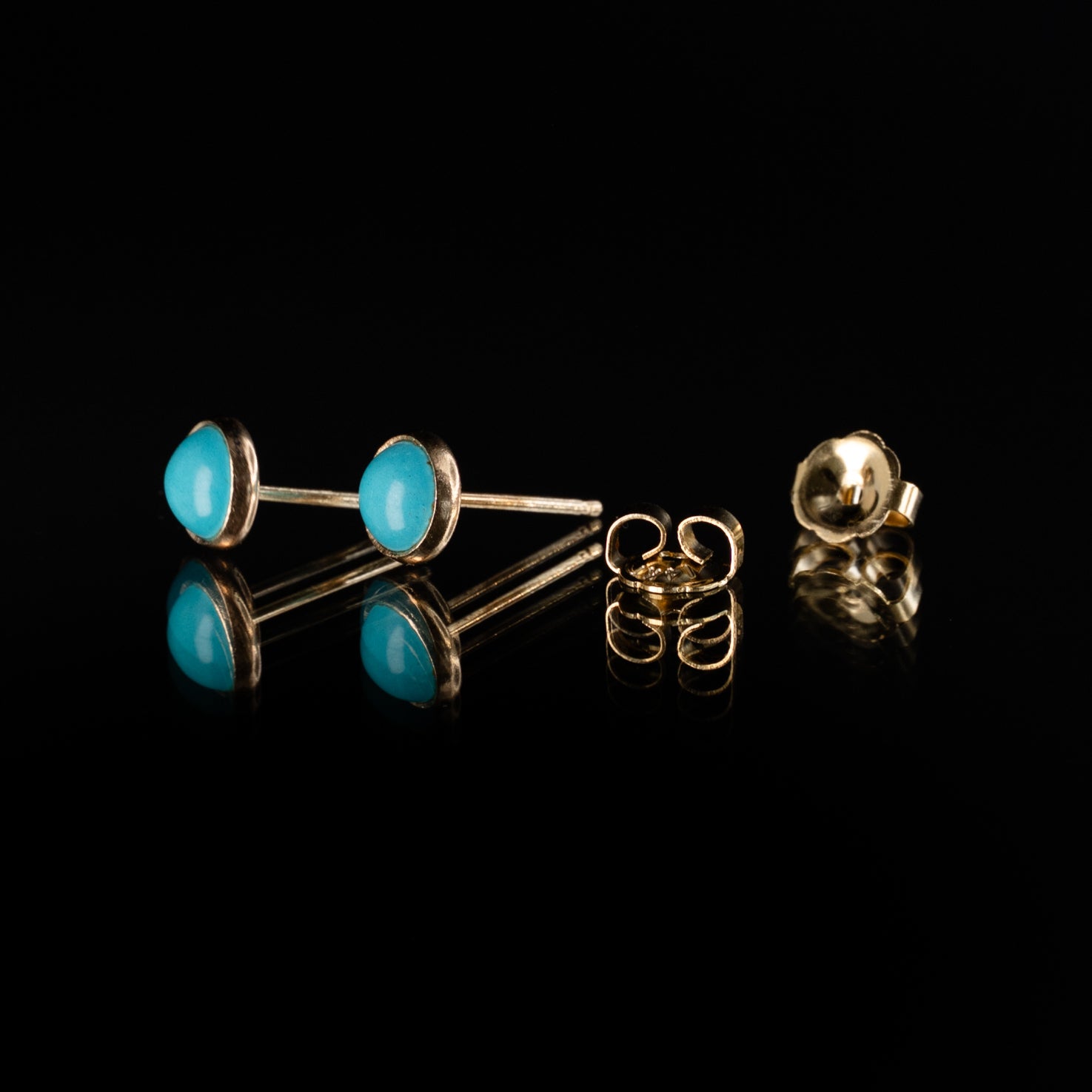Vintage Turquoise Stud Earrings in 14k Gold