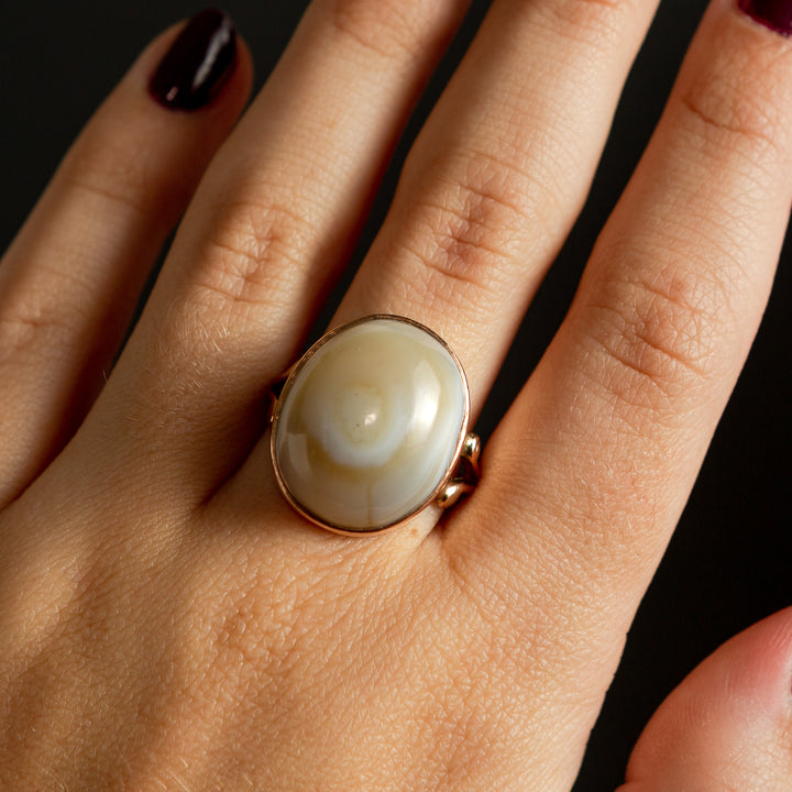 Victorian Agate Cabochon Statement Ring in 12k Gold