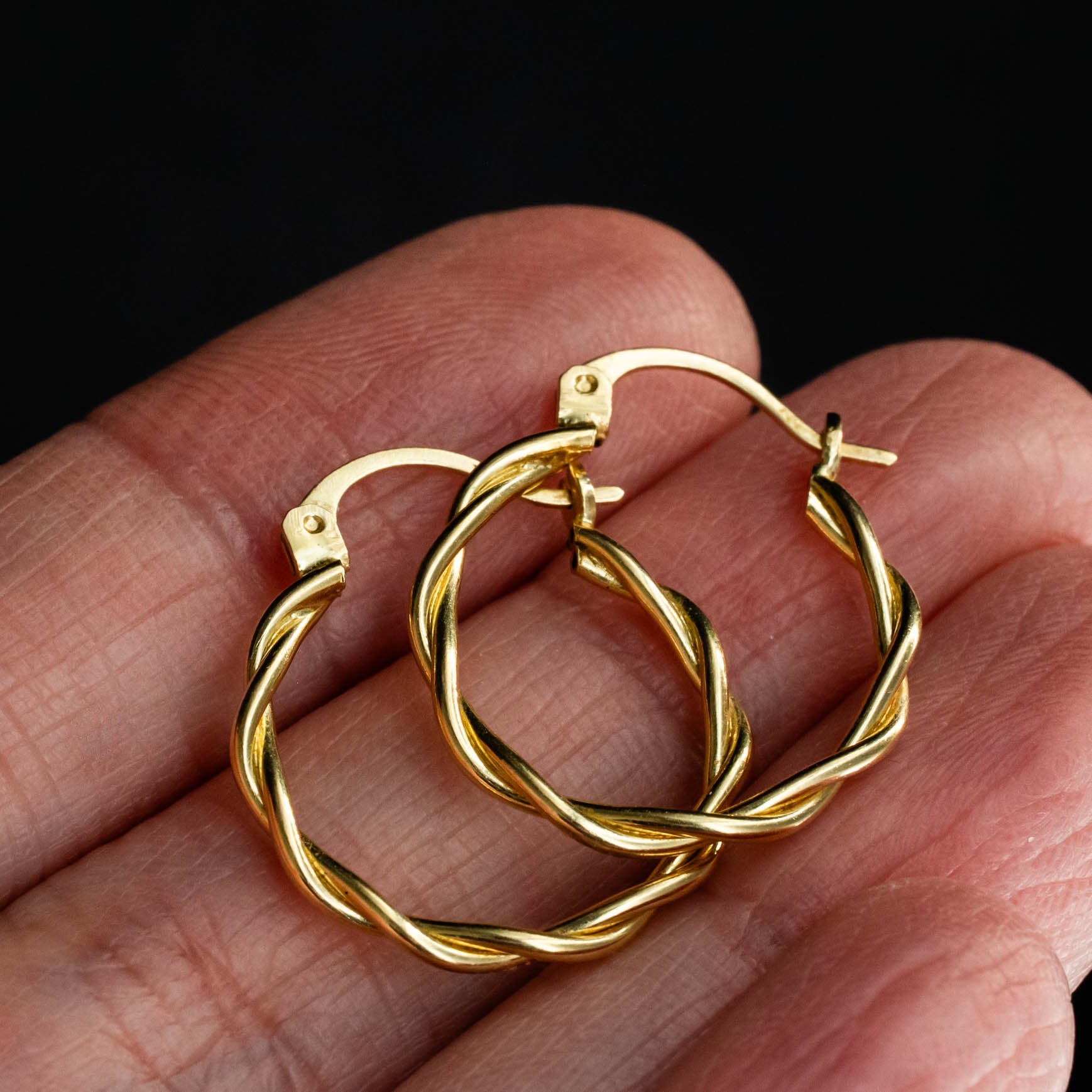 Vintage Twist Hoop Earrings in 14k Gold