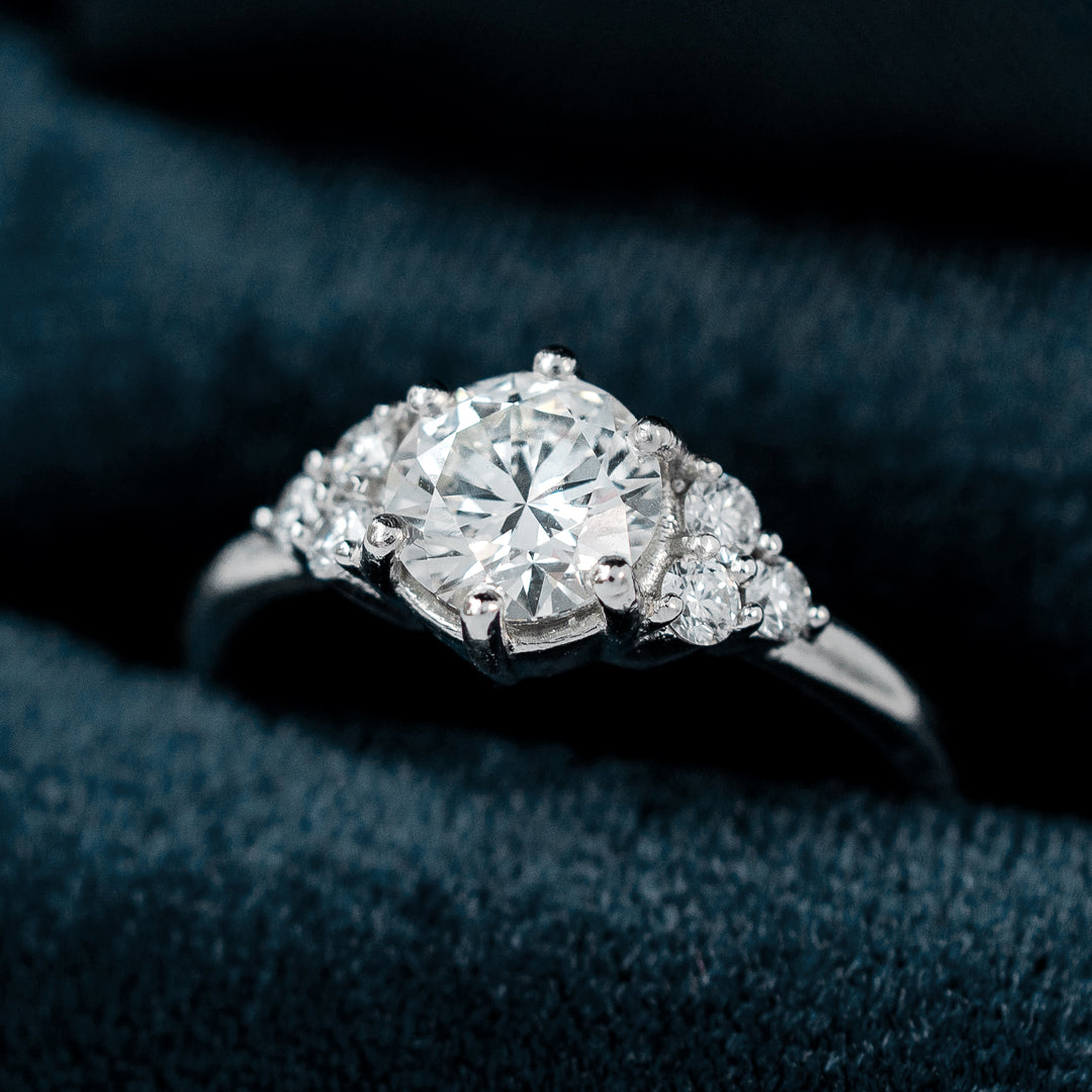 Diamond Holly Ring | Platinum