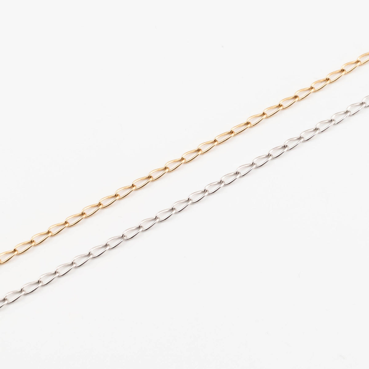 Elongated Curb Chain Necklace