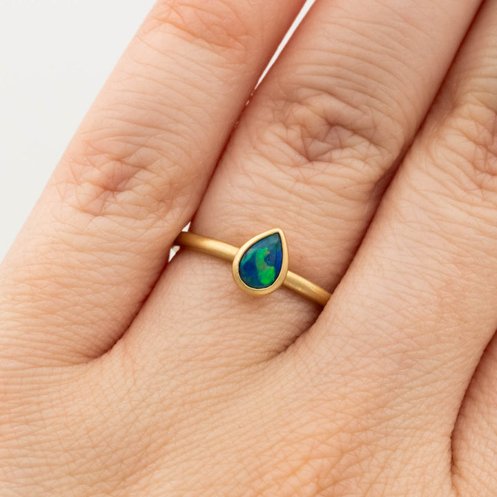 Selene Opal Ring – 18k Yellow Gold | Size 6.5