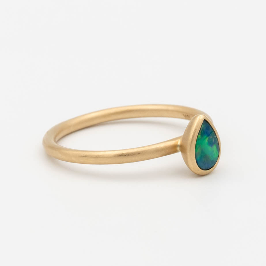 Selene Opal Ring – 18k Yellow Gold | Size 6.5