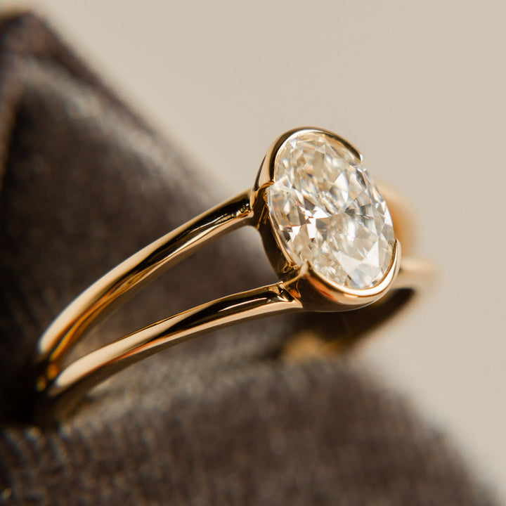 Willow Ring with Moissanite