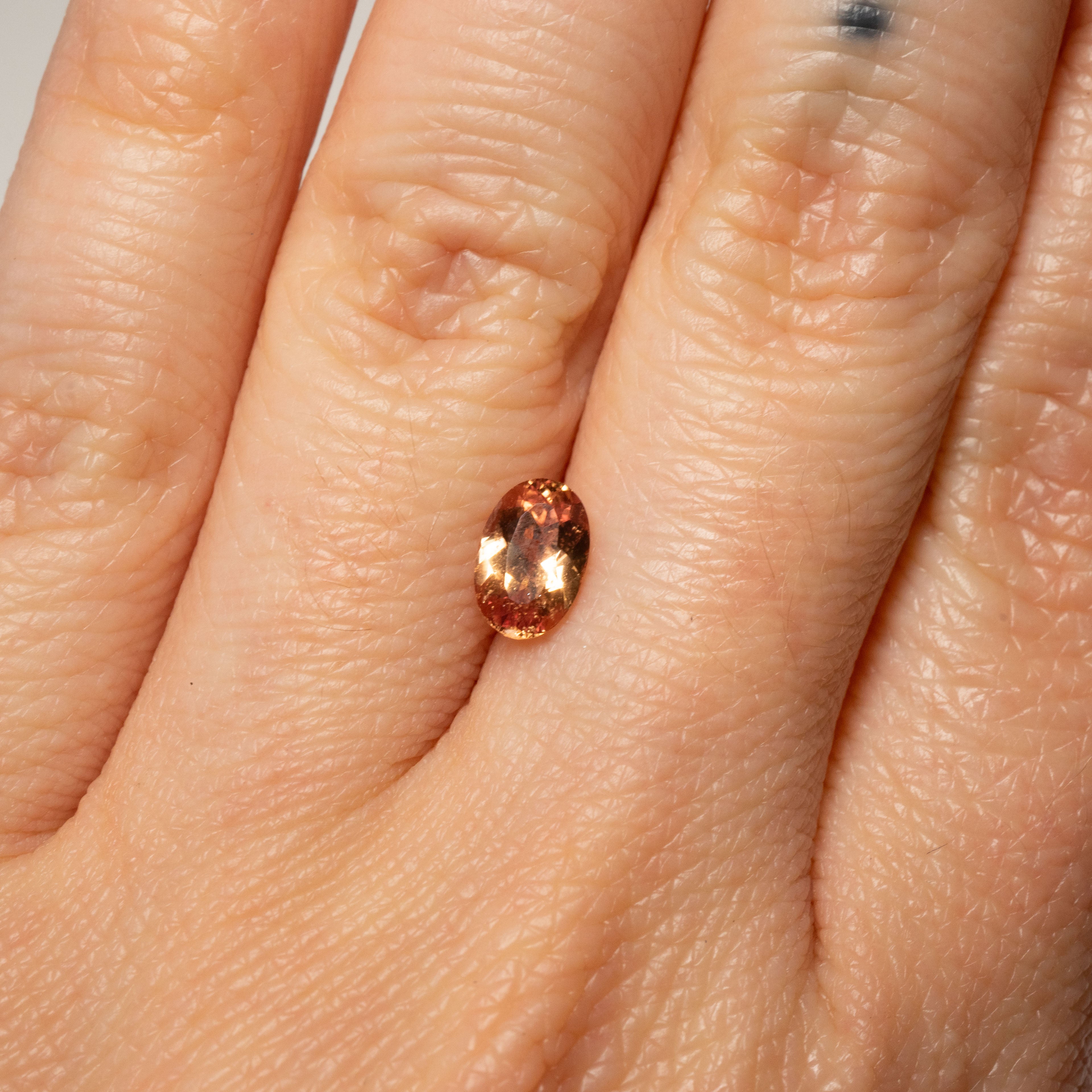 Solstice | Oval Brilliant-Cut Orange Sapphire, 1.01 ct (Sri Lanka)
