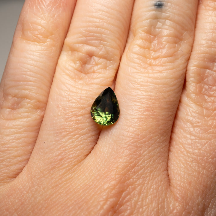Yellow-Green Pear Shaped Sapphire | 2.27ct