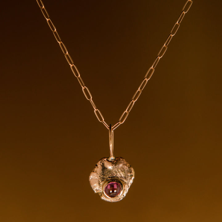 Amulet Necklace in Gold | Umbalite Garnet
