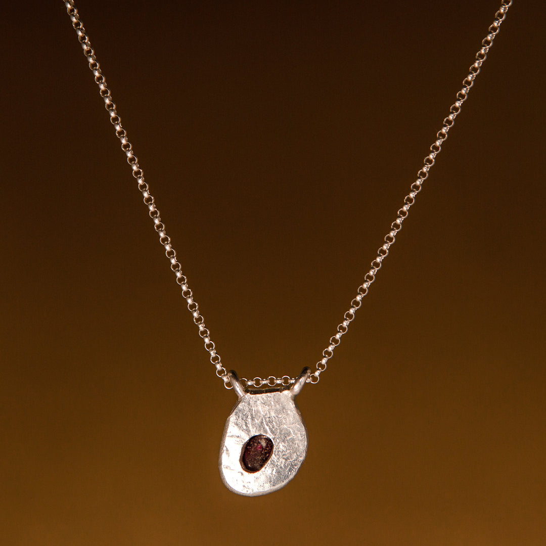 Amulet Necklace in Silver | Grape Garnet No.1