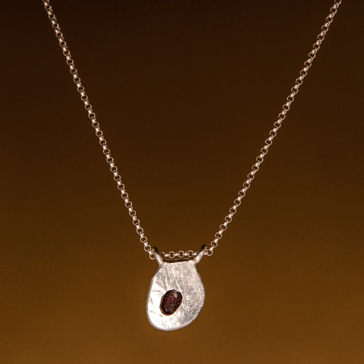 Amulet Necklace in Silver | Grape Garnet No.1