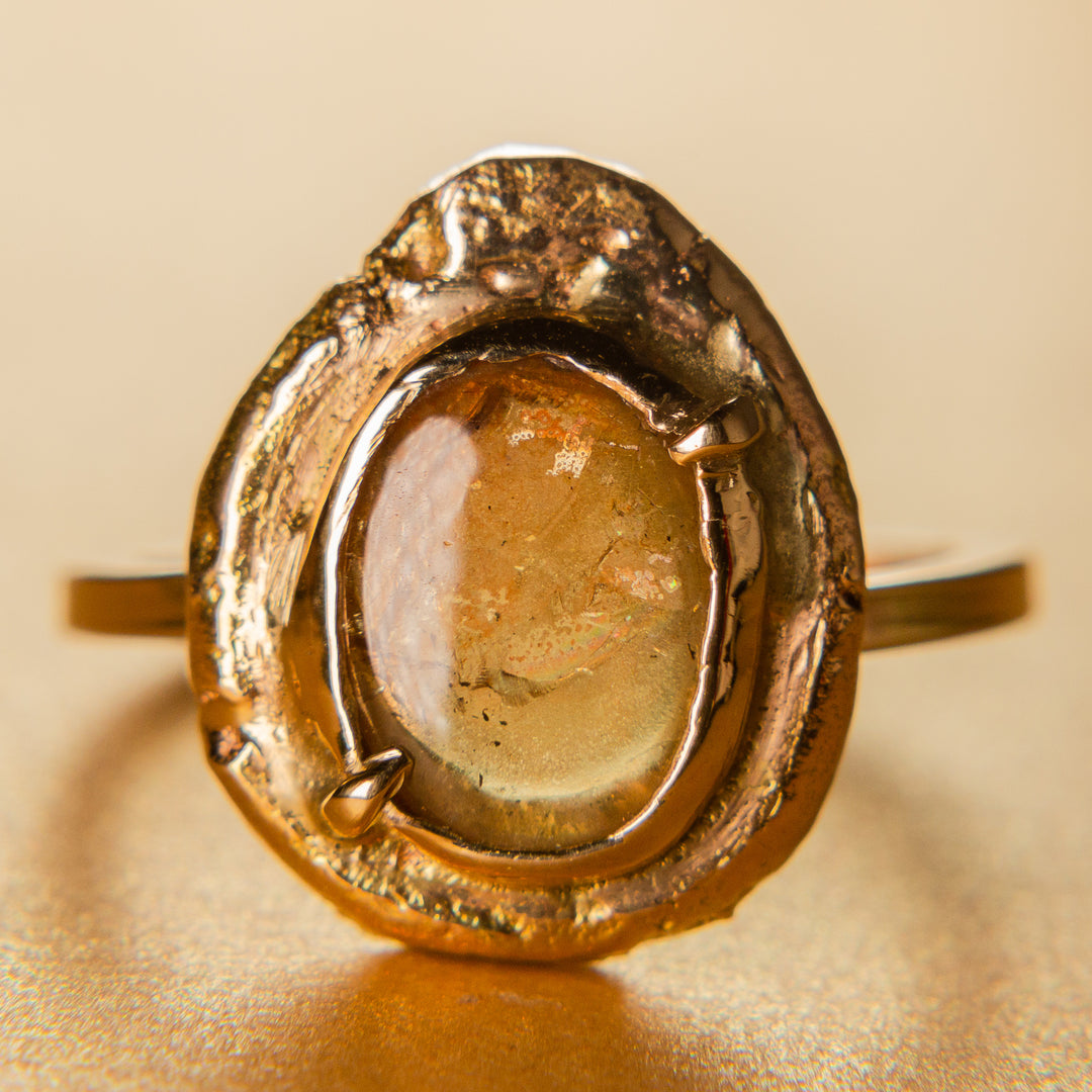 Amulet Ring in Gold | Sepia Sapphire
