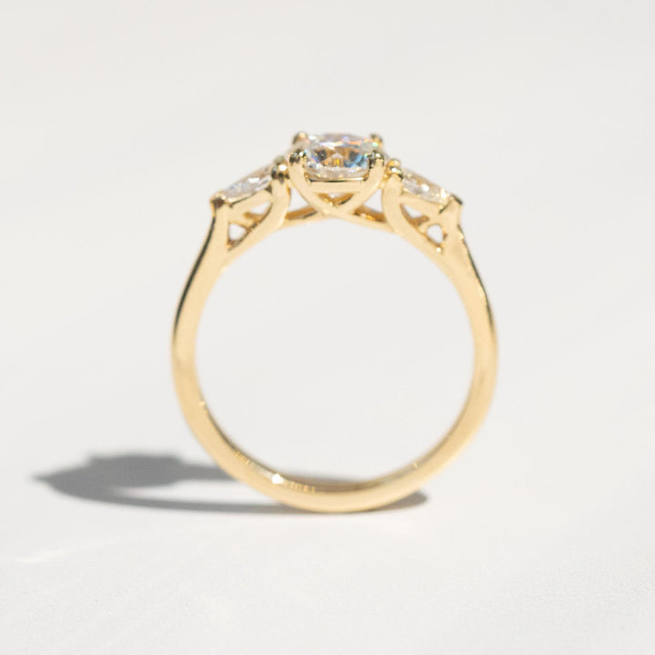 Acacia Ring with Moissanite