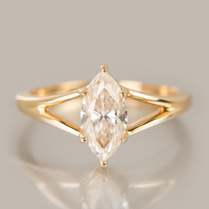 Juniper Ring with Moissanite