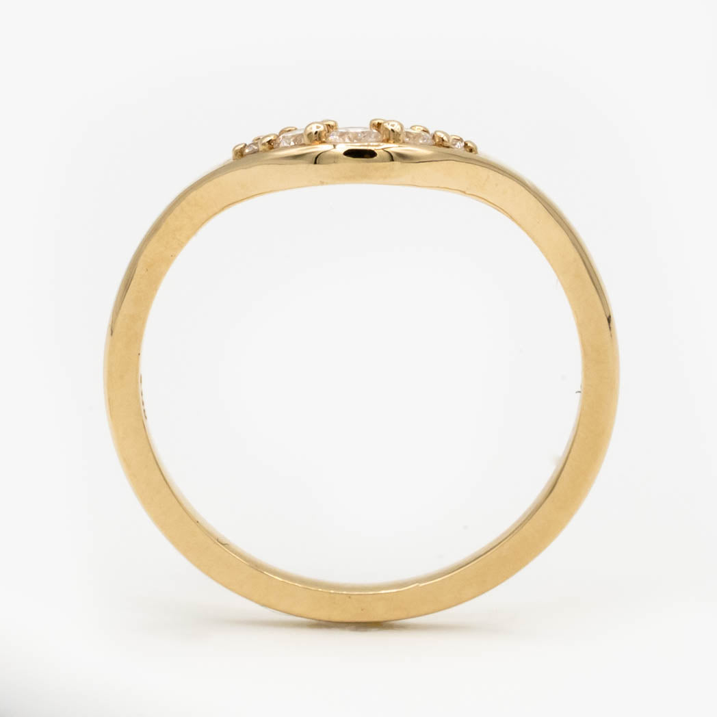 Diamond V Curve Band