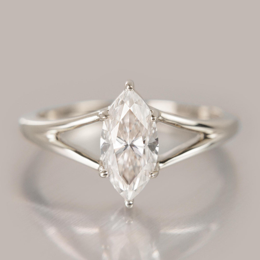 Juniper Ring with Moissanite