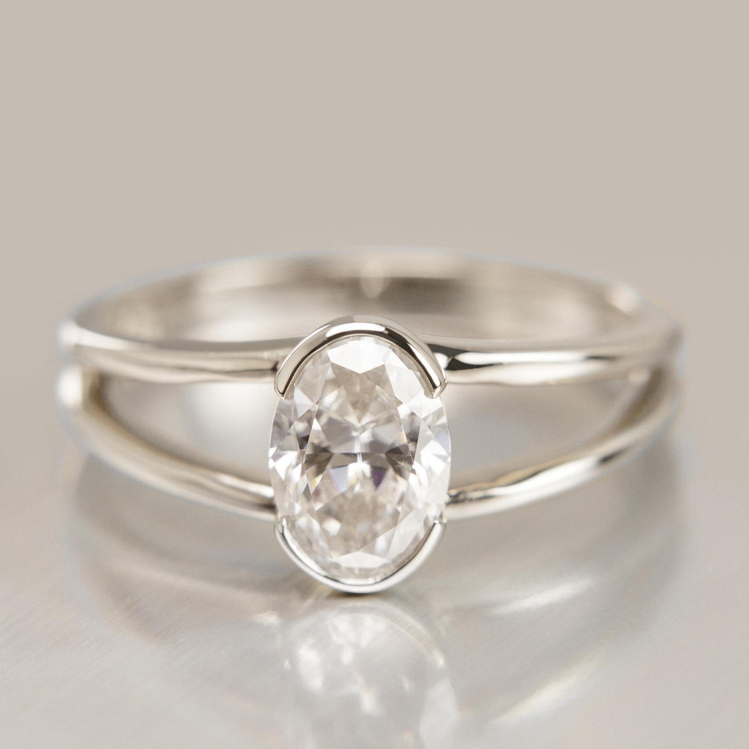 Willow Ring with Moissanite