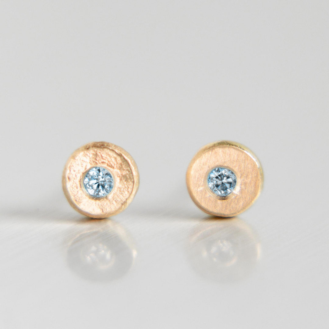 Pebble Stud Earrings in 14k Yellow Gold