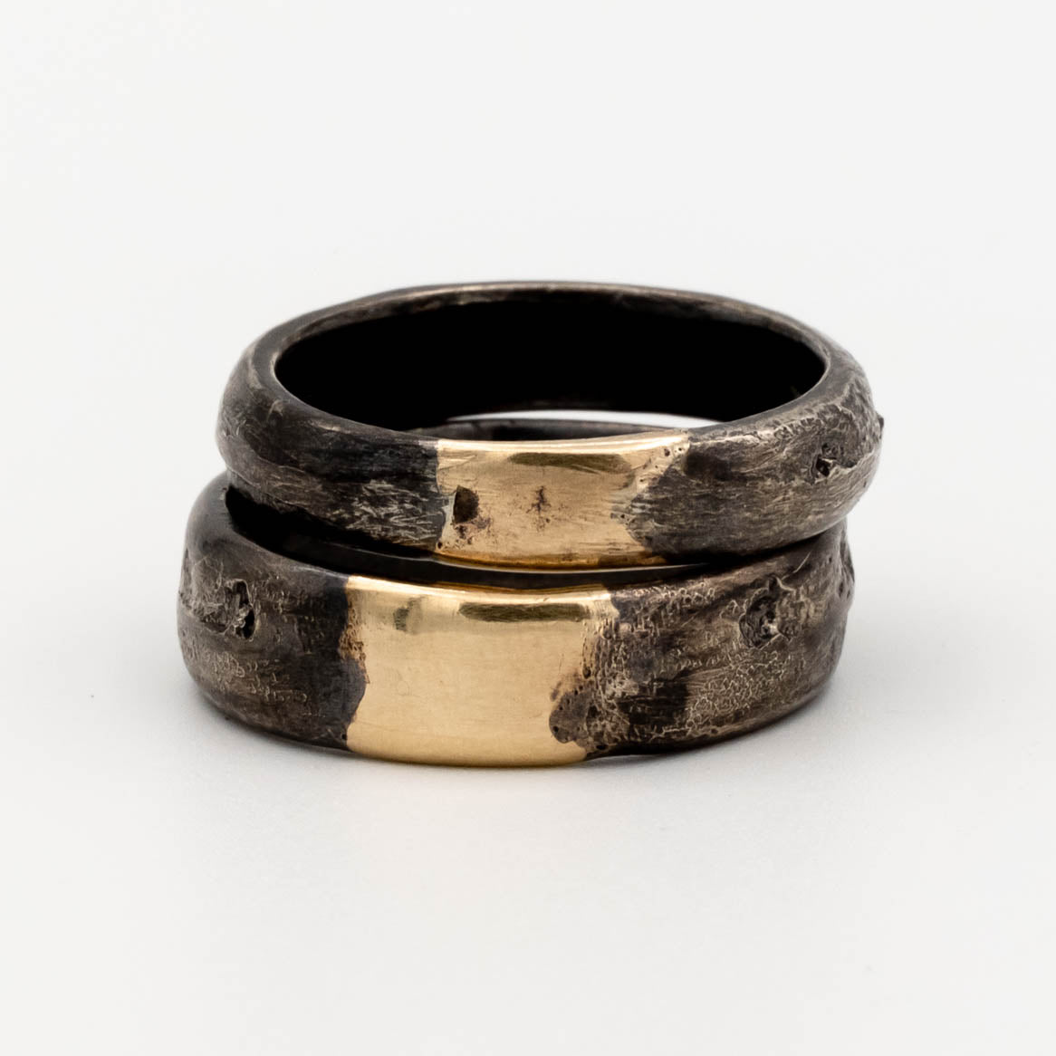 Relic Black & Gold Band