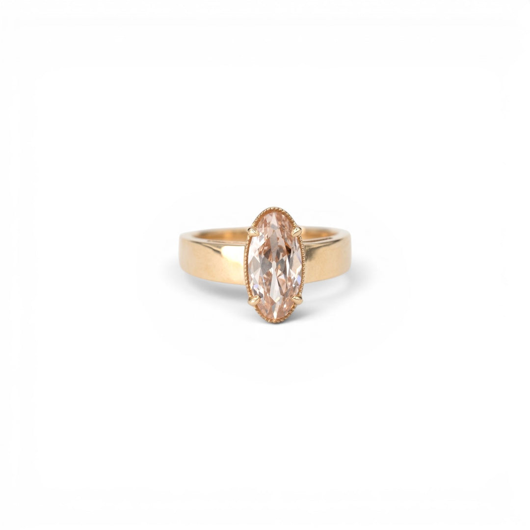 Stórica Studio Oak ring with a 1.8ct oval champagne lab-grown diamond in a yellow gold band, size 6.5.
