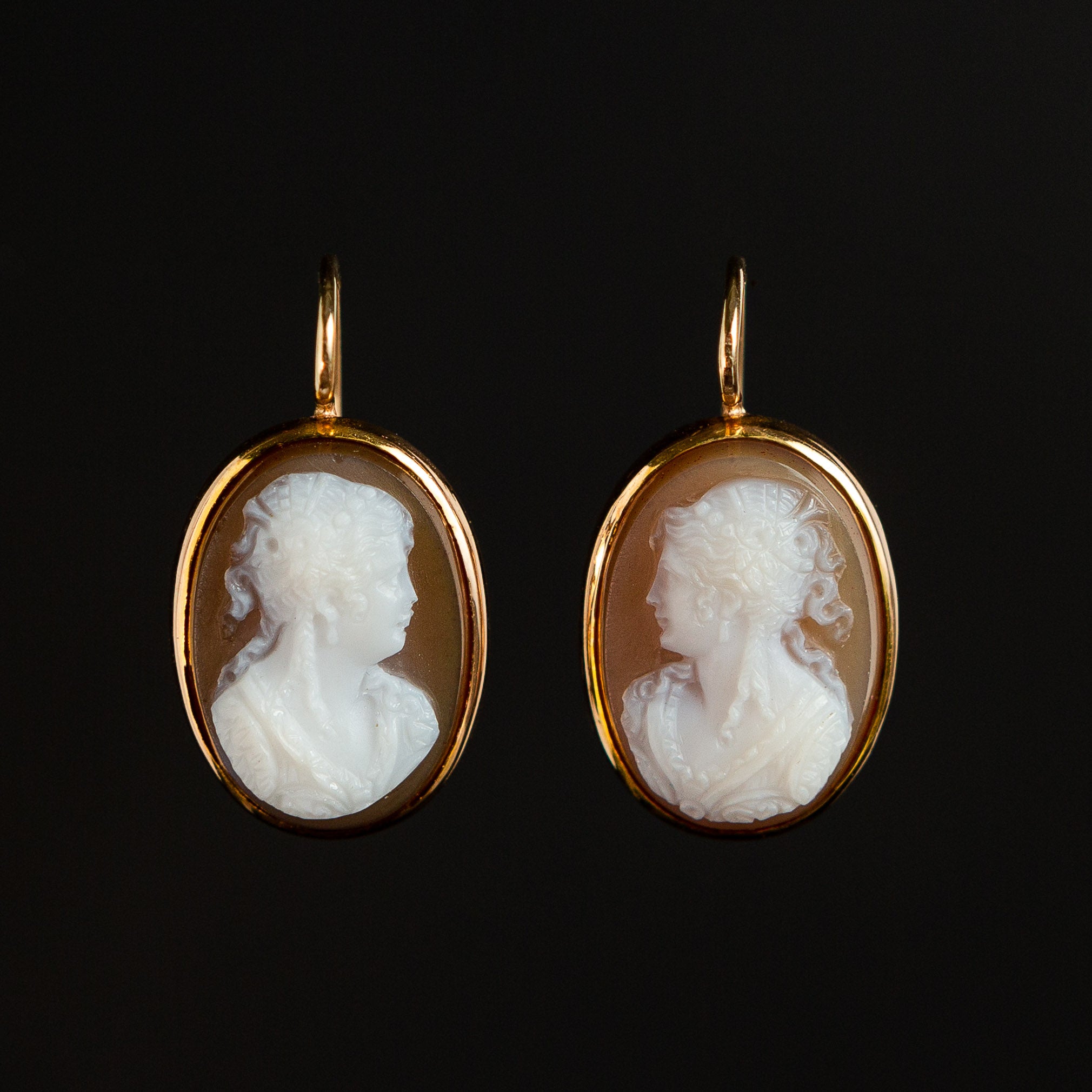 Earrings cameo shop