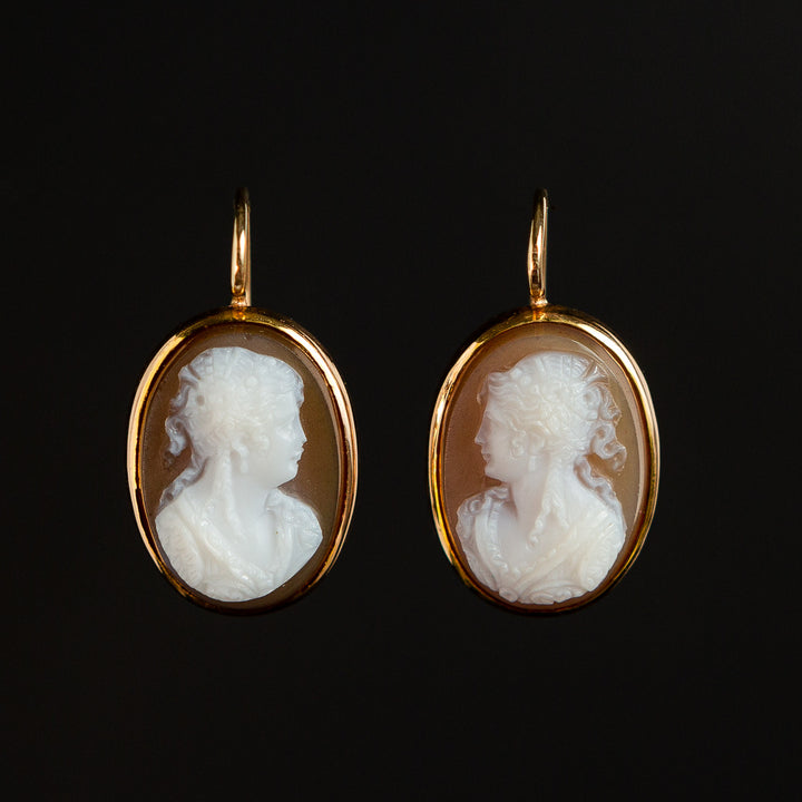Agate Cameo Earrings in 14k Yellow gold - circa 1900