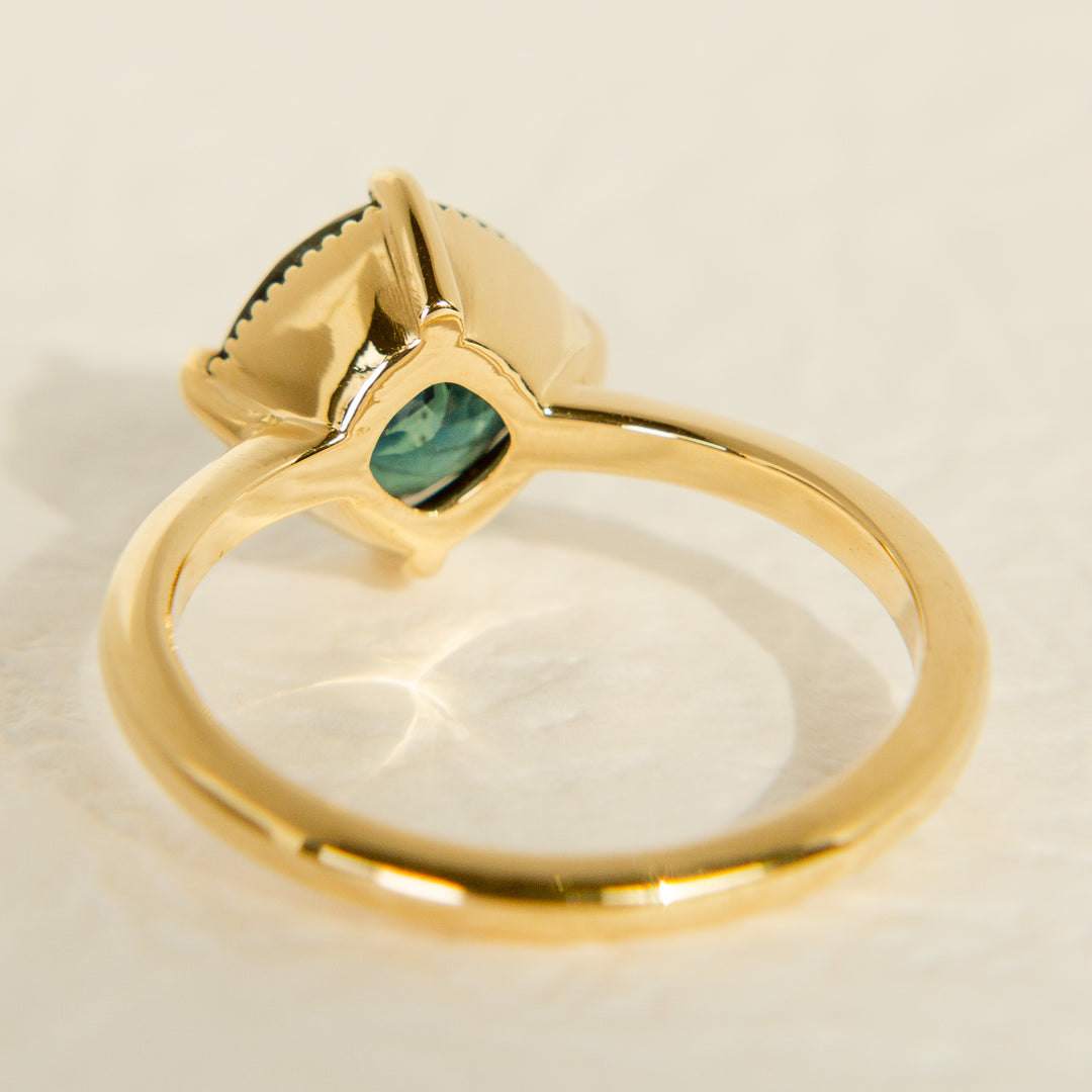 Oak Cushion Sapphire Ring in 18k Yellow Gold