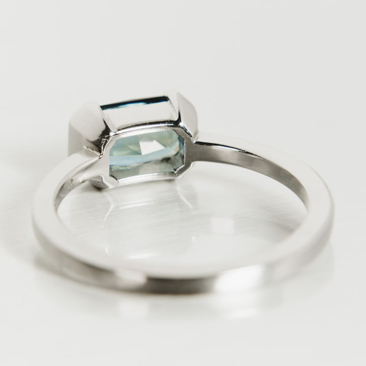Sapphire Aspen Ring in 18k white gold