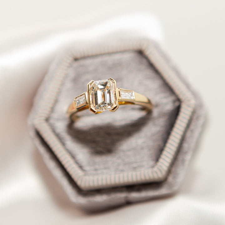 Emerald Cut Diamond Trilogy Ring in 18k Yellow Gold