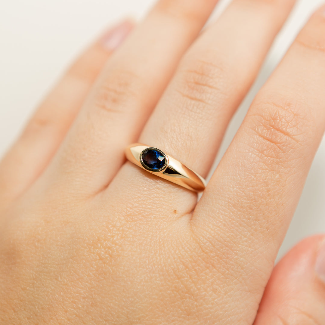 Royal Blue Sapphire Signet Ring in 14k Yellow Gold